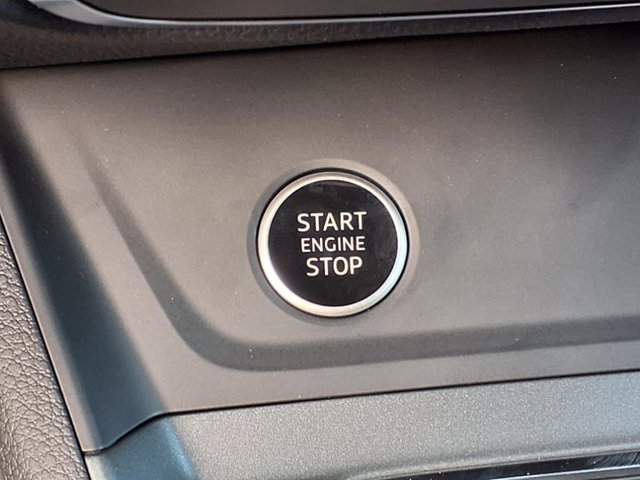 Vehicle image 17 of 27