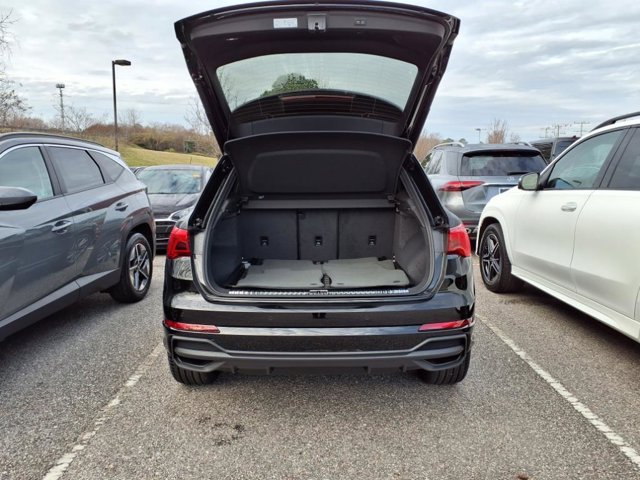 Vehicle image 10 of 27