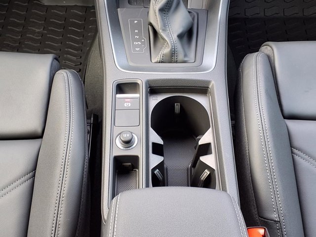 Vehicle image 19 of 27