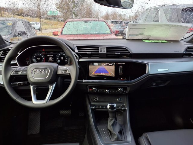 Vehicle image 12 of 27