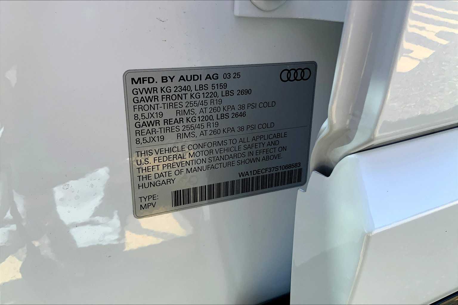 Vehicle image 15 of 18