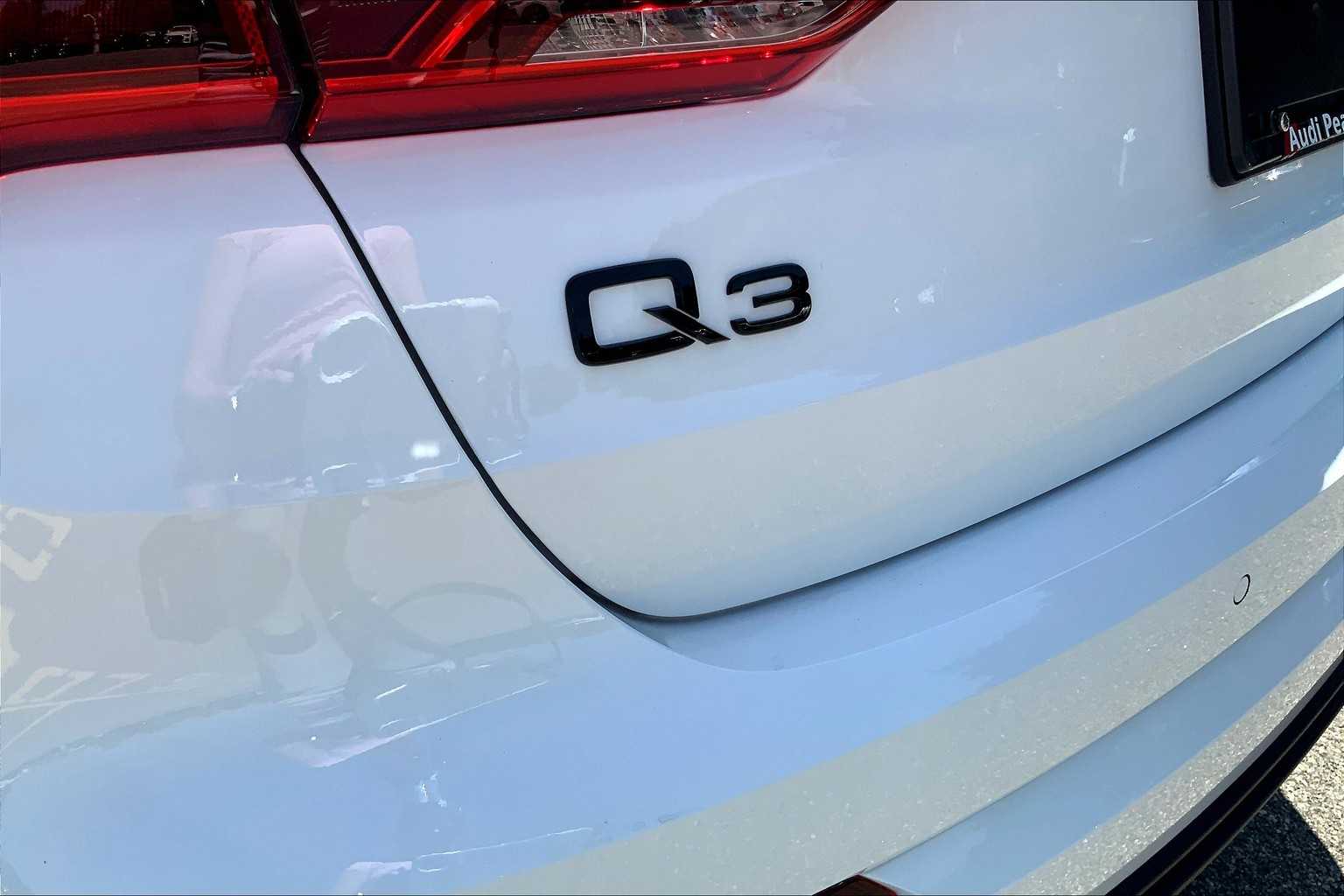 Vehicle image 18 of 18