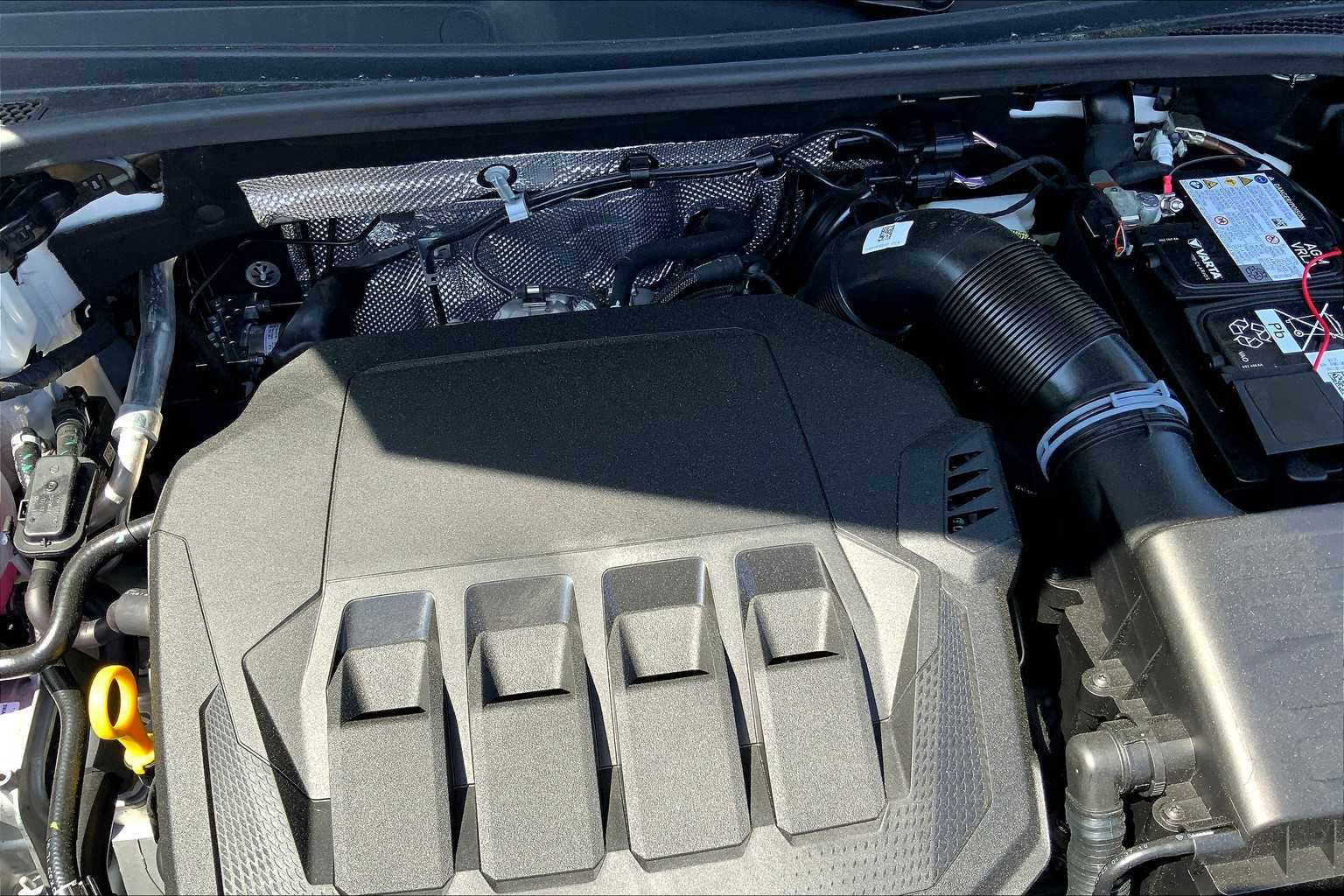 Vehicle image 7 of 18