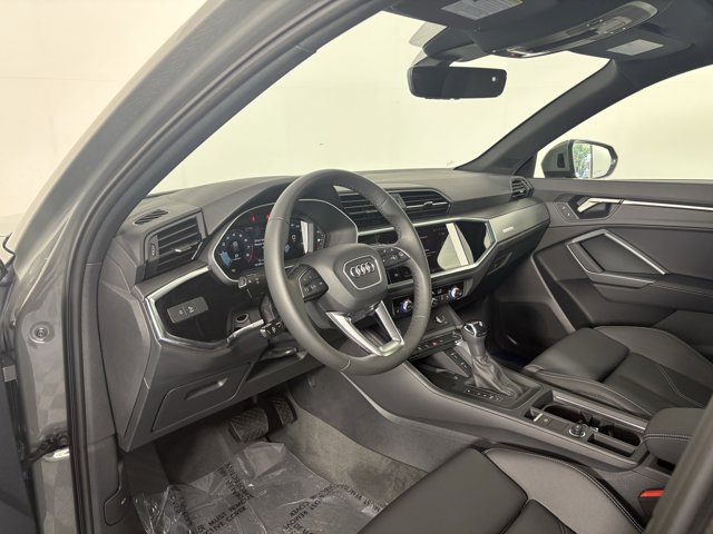 Vehicle image 15 of 28