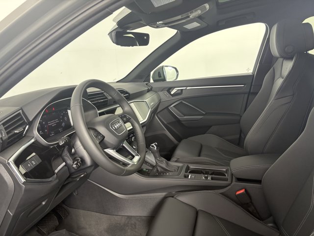 Vehicle image 16 of 28
