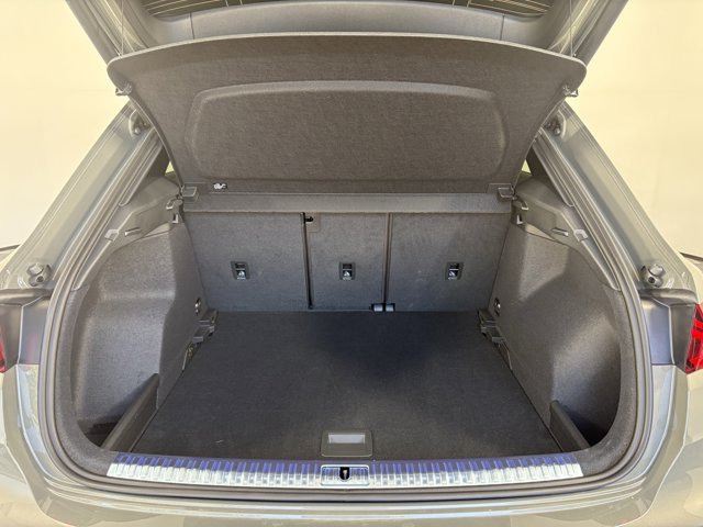 Vehicle image 10 of 28