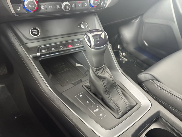 Vehicle image 22 of 28