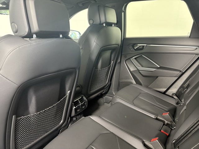 Vehicle image 12 of 28