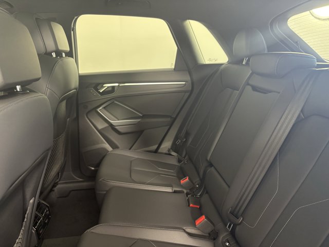 Vehicle image 11 of 28