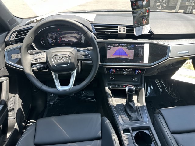 Vehicle image 11 of 27