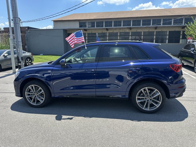 Vehicle image 6 of 27
