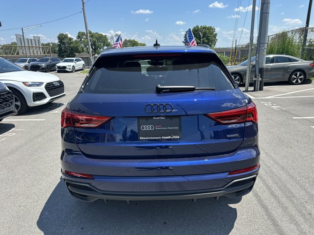 Vehicle image 8 of 27