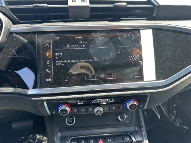 Vehicle image 19 of 27