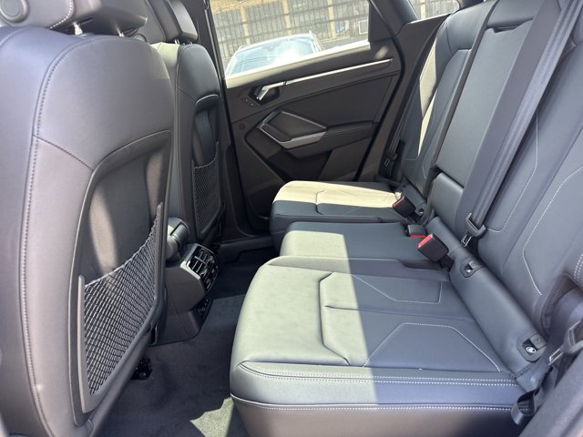 Vehicle image 9 of 27