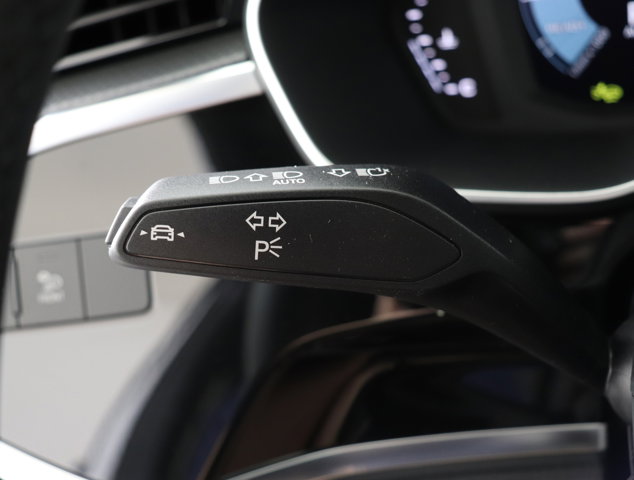 Vehicle image 28 of 35