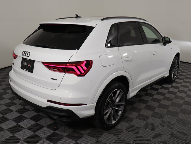 Vehicle image 6 of 35
