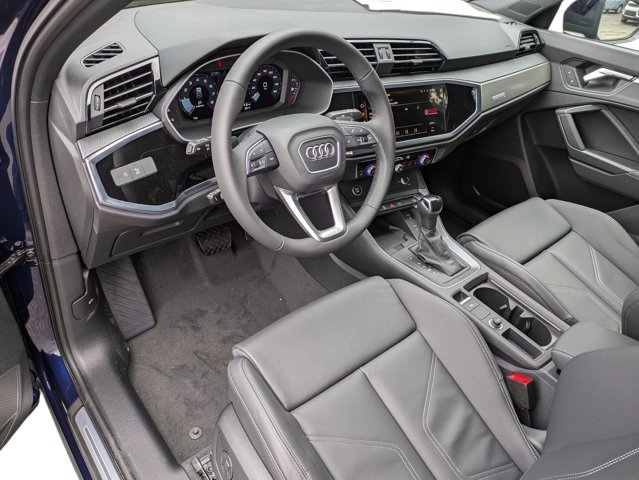 Vehicle image 17 of 33