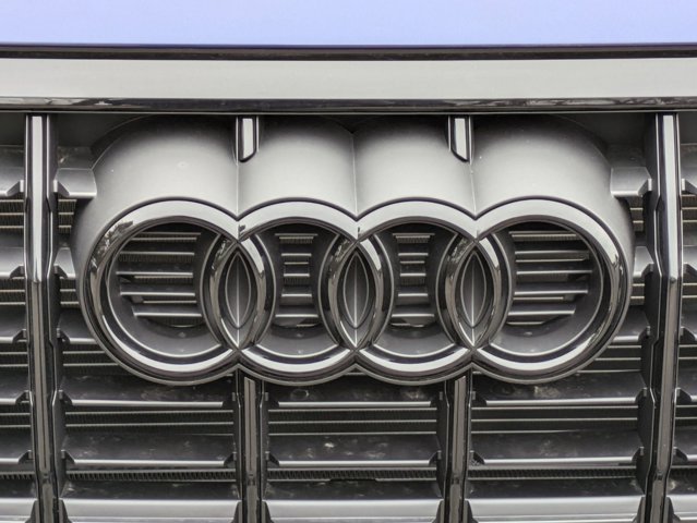 Vehicle image 32 of 33