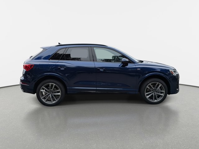 Vehicle image 4 of 33