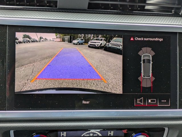 Vehicle image 22 of 33