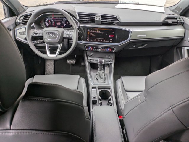 Vehicle image 18 of 33