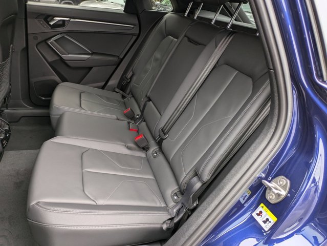 Vehicle image 15 of 33