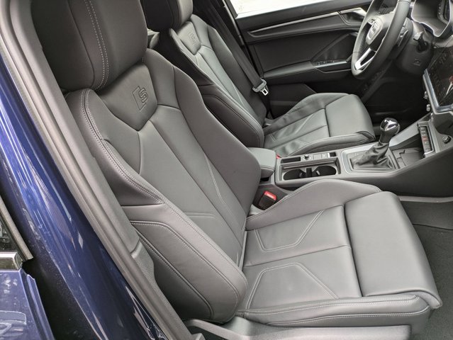Vehicle image 13 of 33