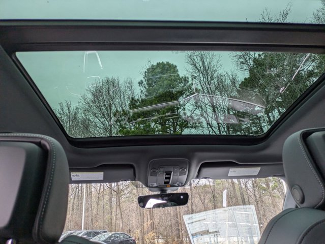 Vehicle image 19 of 33