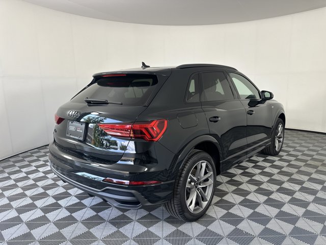 Vehicle image 4 of 28