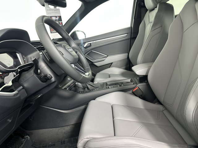 Vehicle image 11 of 28