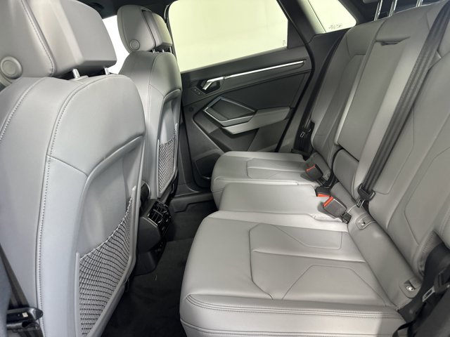 Vehicle image 10 of 28