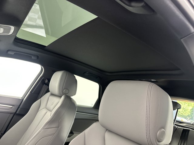 Vehicle image 12 of 28