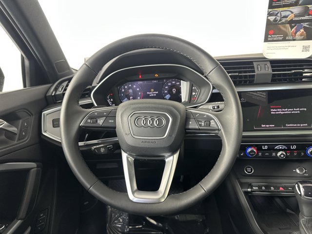 Vehicle image 15 of 28