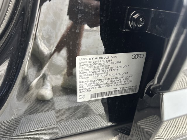 Vehicle image 26 of 28