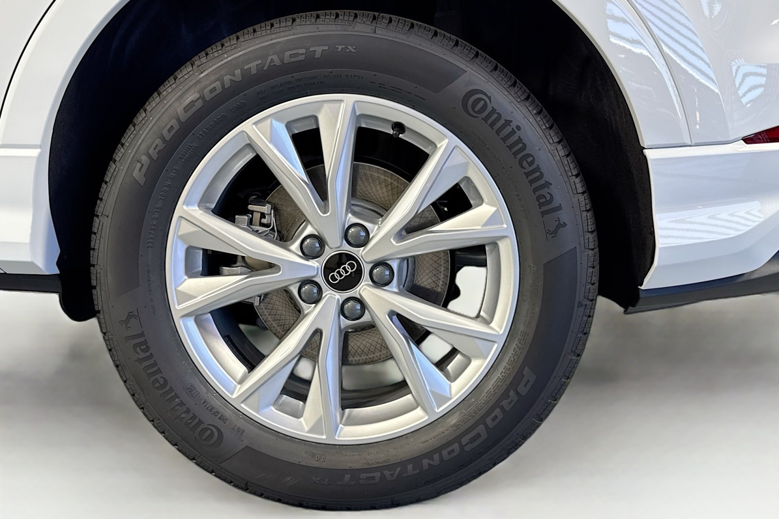 Vehicle image 10 of 30