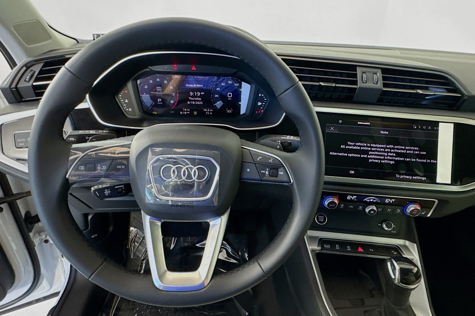 Vehicle image 20 of 30