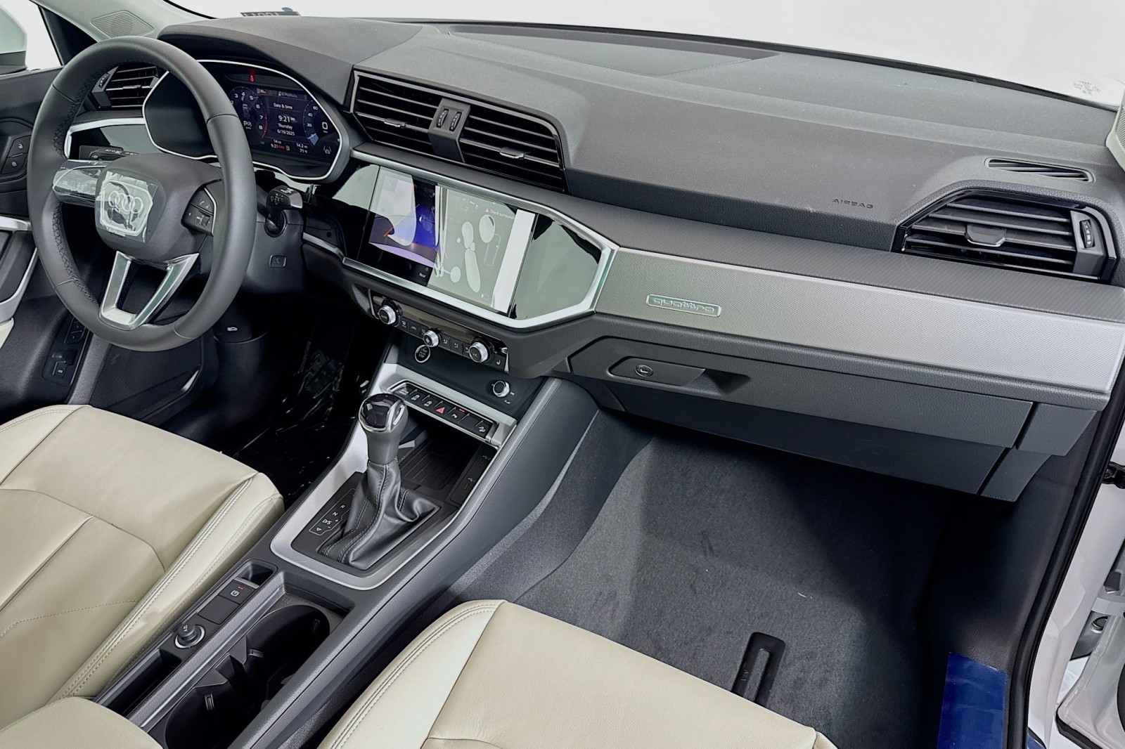 Vehicle image 16 of 30