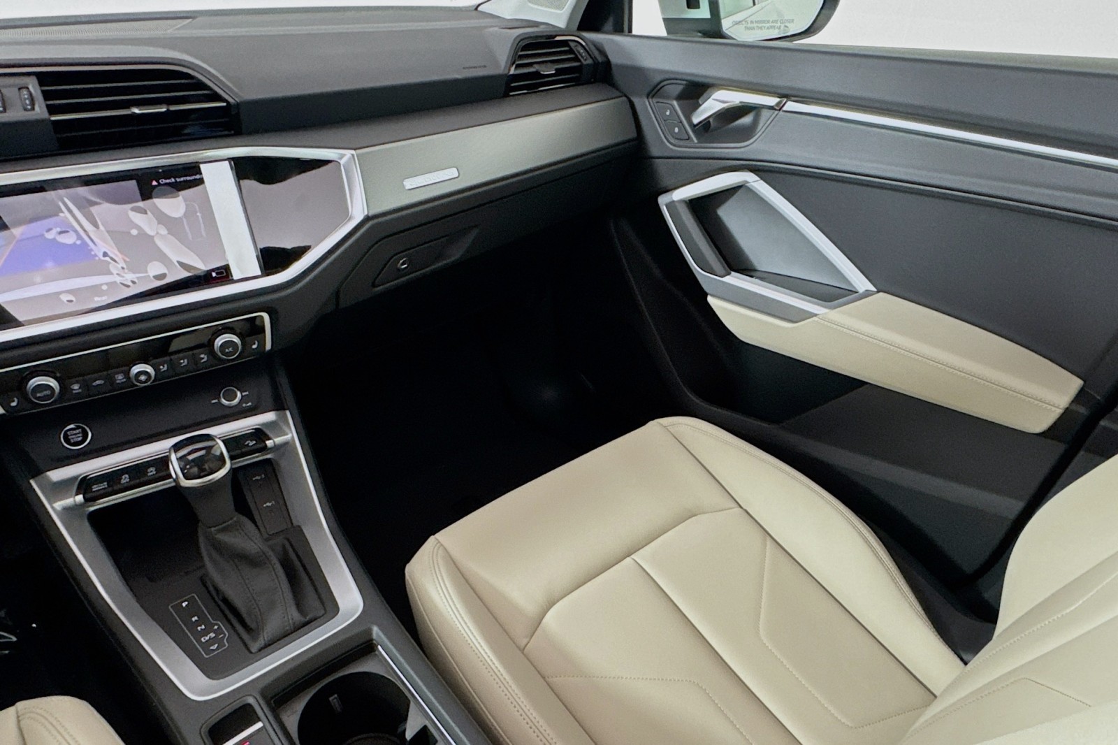 Vehicle image 21 of 30