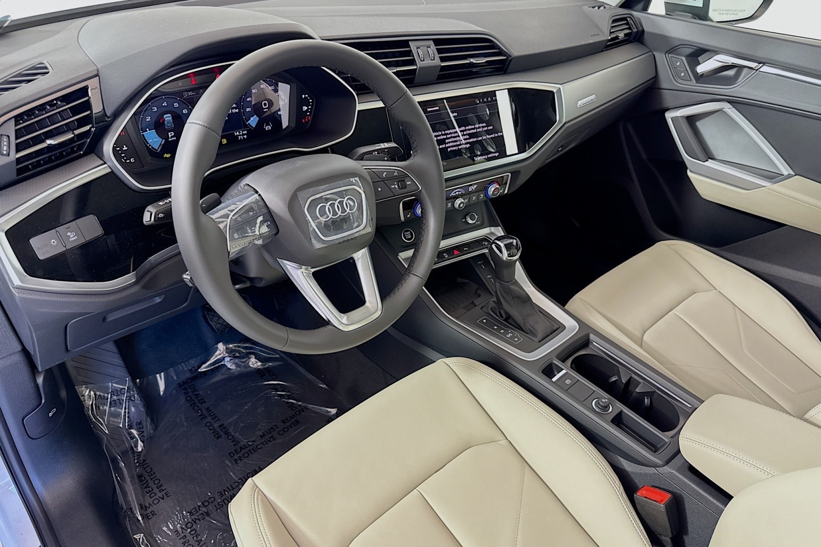 Vehicle image 17 of 30
