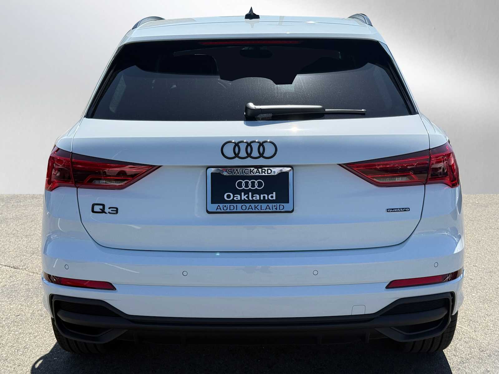 Vehicle image 7 of 38