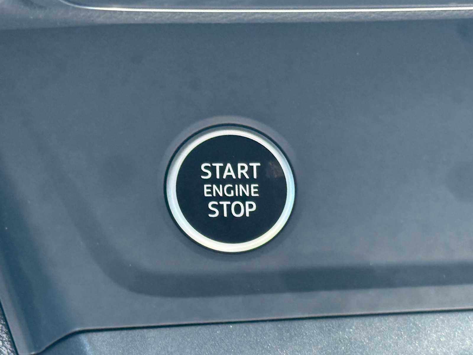 Vehicle image 33 of 38