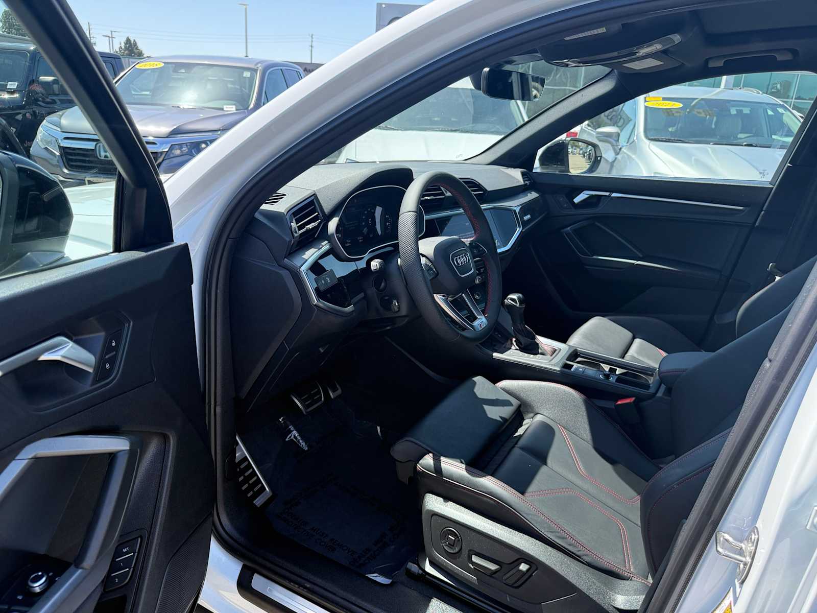 Vehicle image 20 of 38
