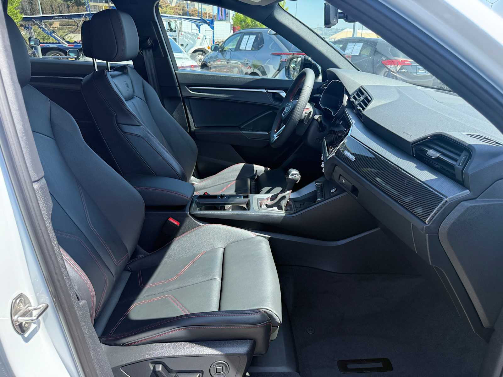Vehicle image 13 of 38