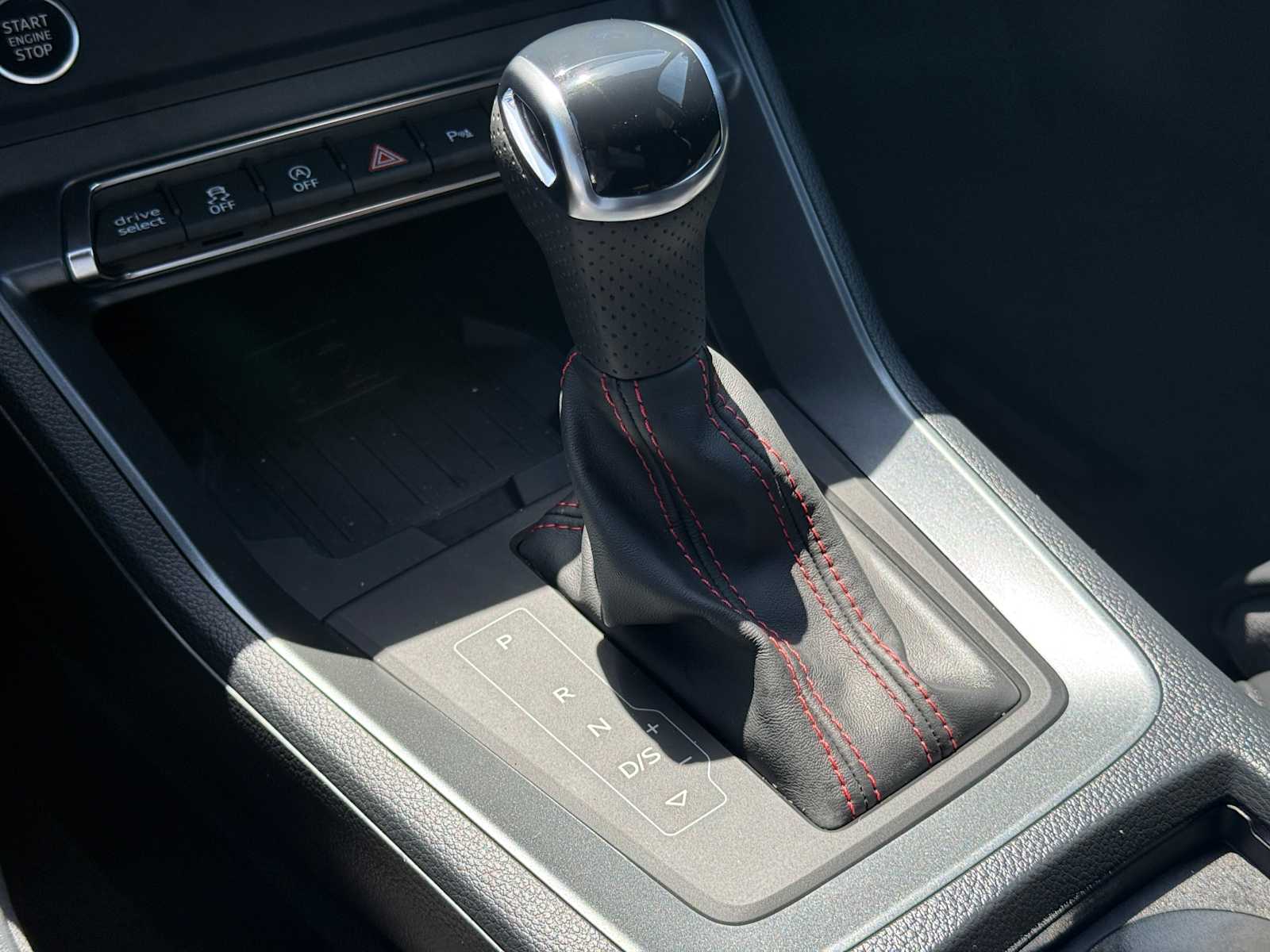 Vehicle image 26 of 38