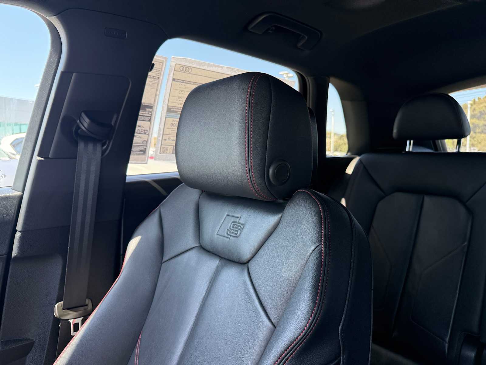 Vehicle image 11 of 38