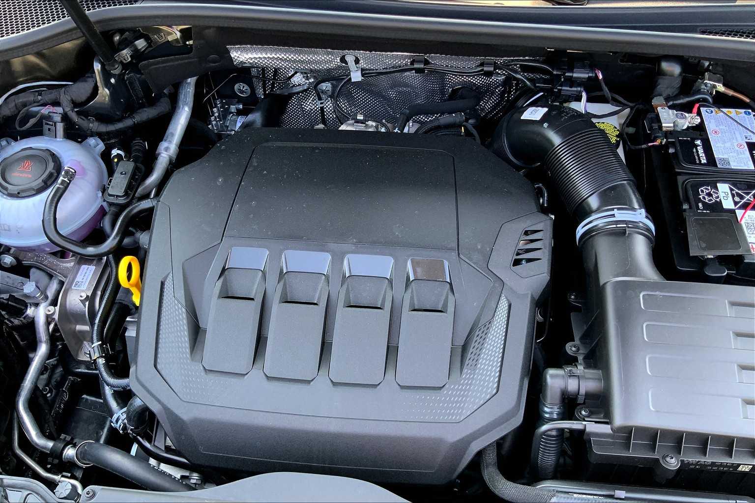 Vehicle image 17 of 18