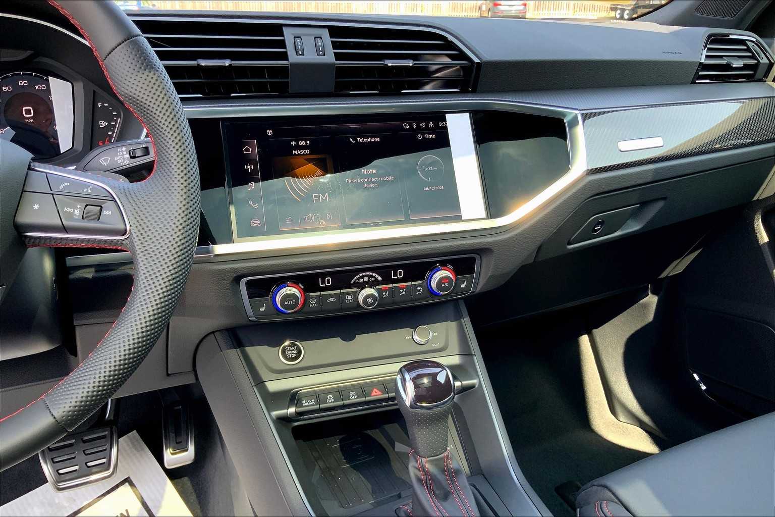Vehicle image 7 of 18