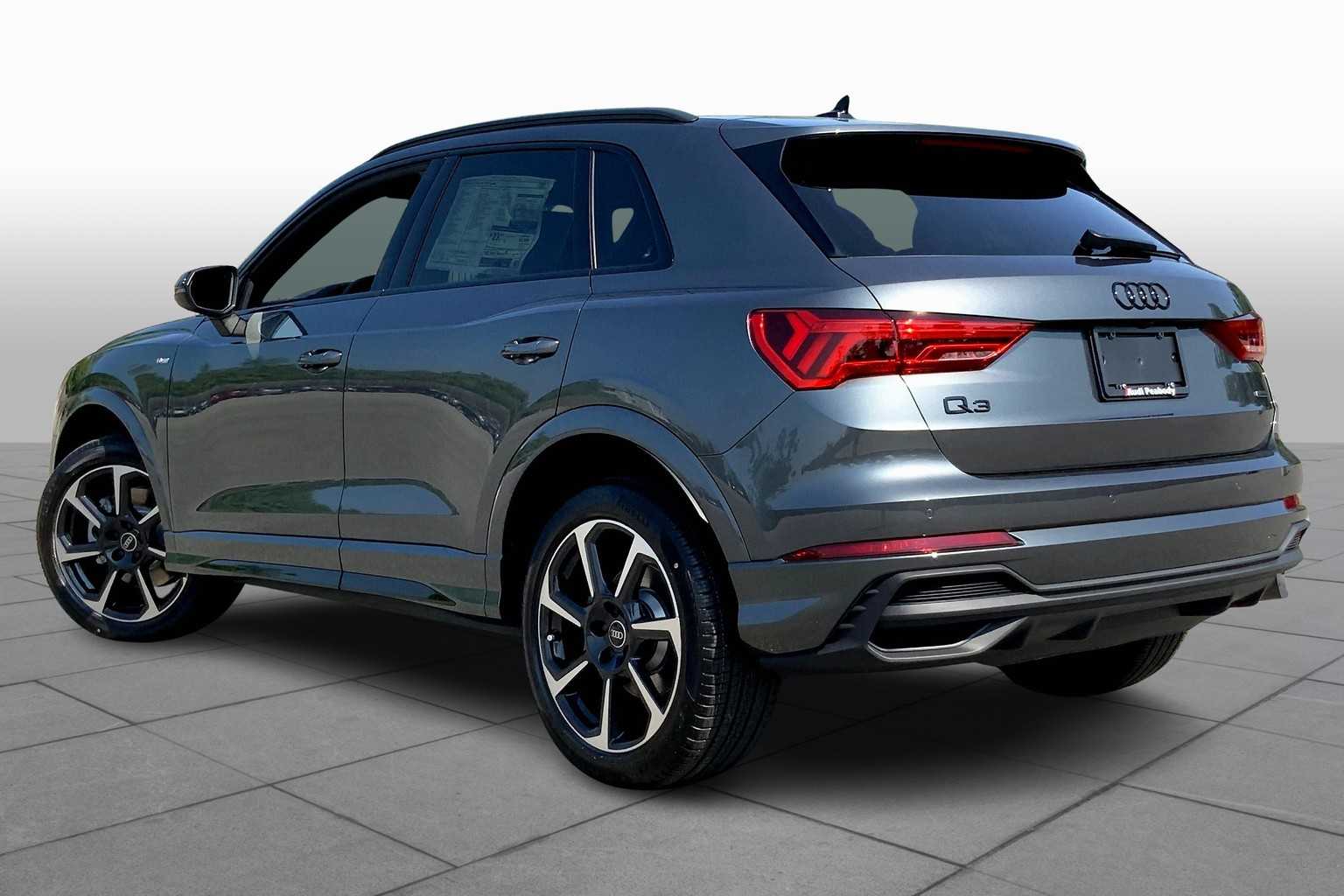 Vehicle image 5 of 18