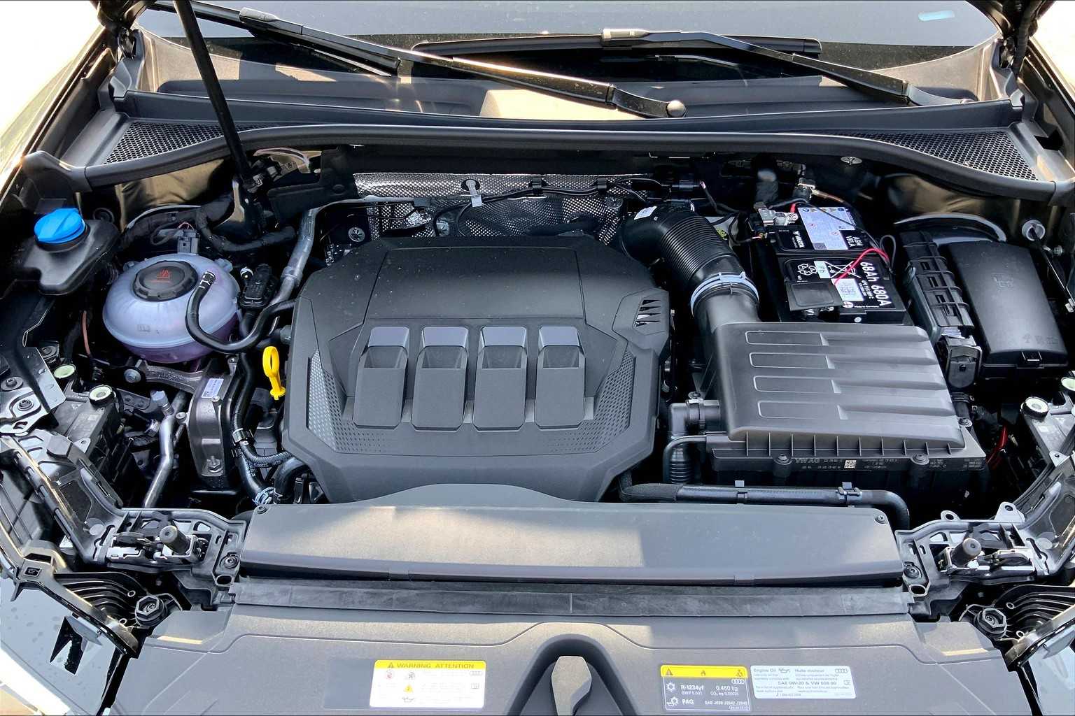 Vehicle image 16 of 18