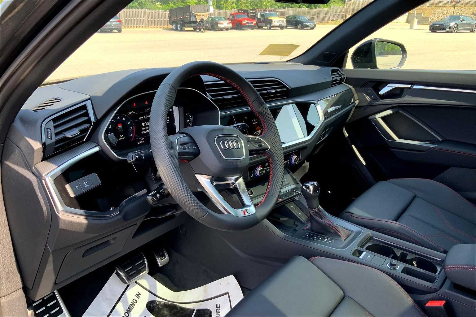 Vehicle image 9 of 18